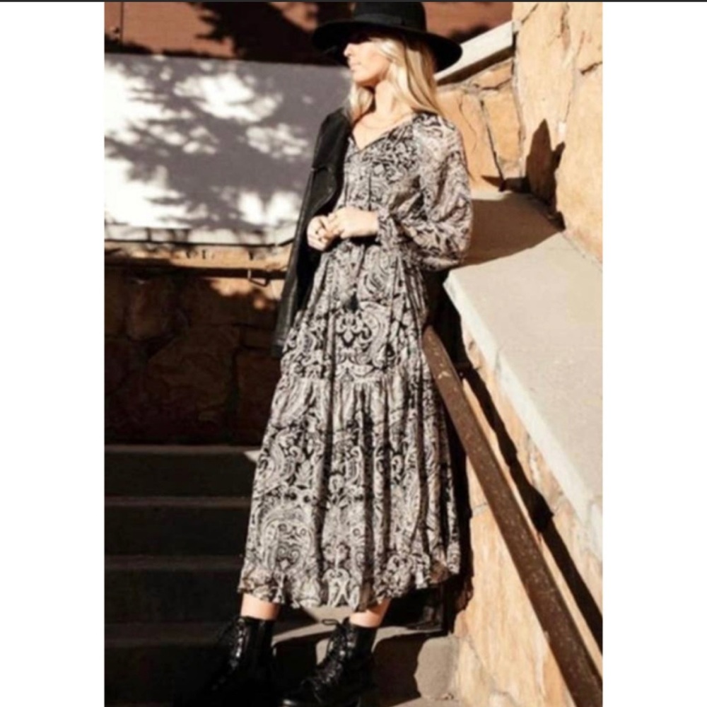 Anthropologie o.p.t. Farmhouse Billions Paisley Billowy Flowy Midi Boho Dress M